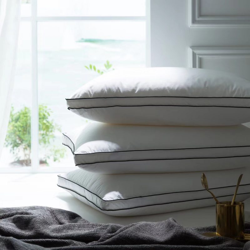 酒店系列枕芯 全棉40支新疆棉面料，立体黑边设计