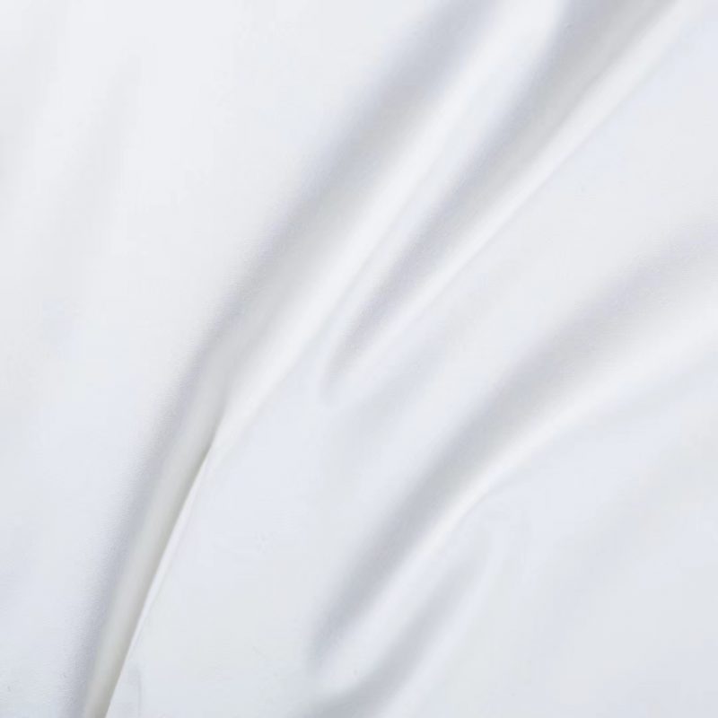 酒店系列枕芯 全棉40支新疆棉面料，立体黑边设计